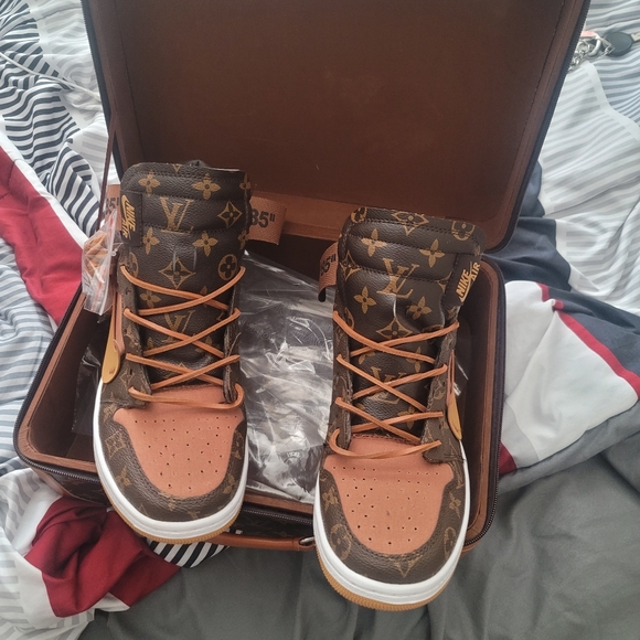 Air jordan ones off louis vuitton